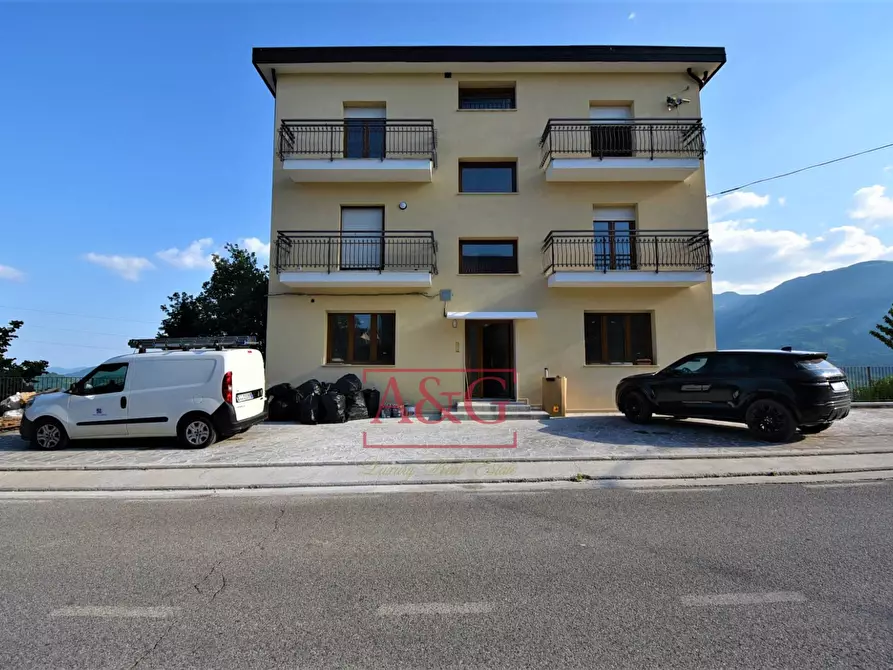Immagine 1 di Appartamento in vendita  in Viale Stradone 50 a Montemonaco