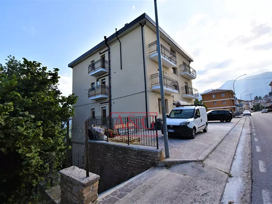 Immagine 30 di Appartamento in vendita  in Viale Stradone 50 a Montemonaco