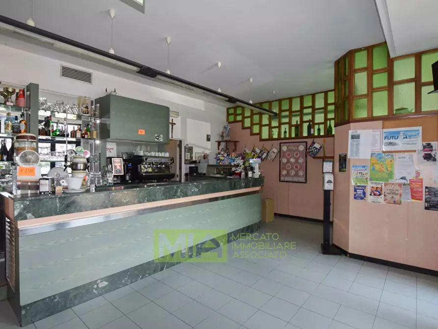 Immagine 8 di Attività commerciale in vendita  in Via Aldo Moro a Comunanza