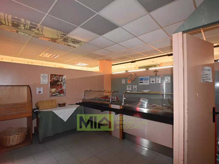 Immagine 13 di Attività commerciale in vendita  in Via Aldo Moro a Comunanza