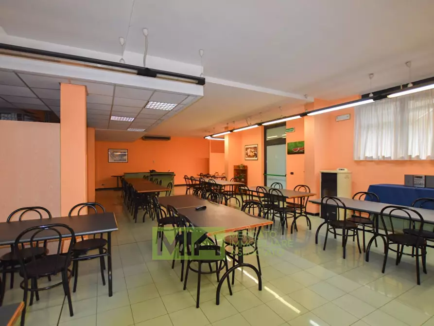 Immagine 14 di Attività commerciale in vendita  in Via Aldo Moro a Comunanza