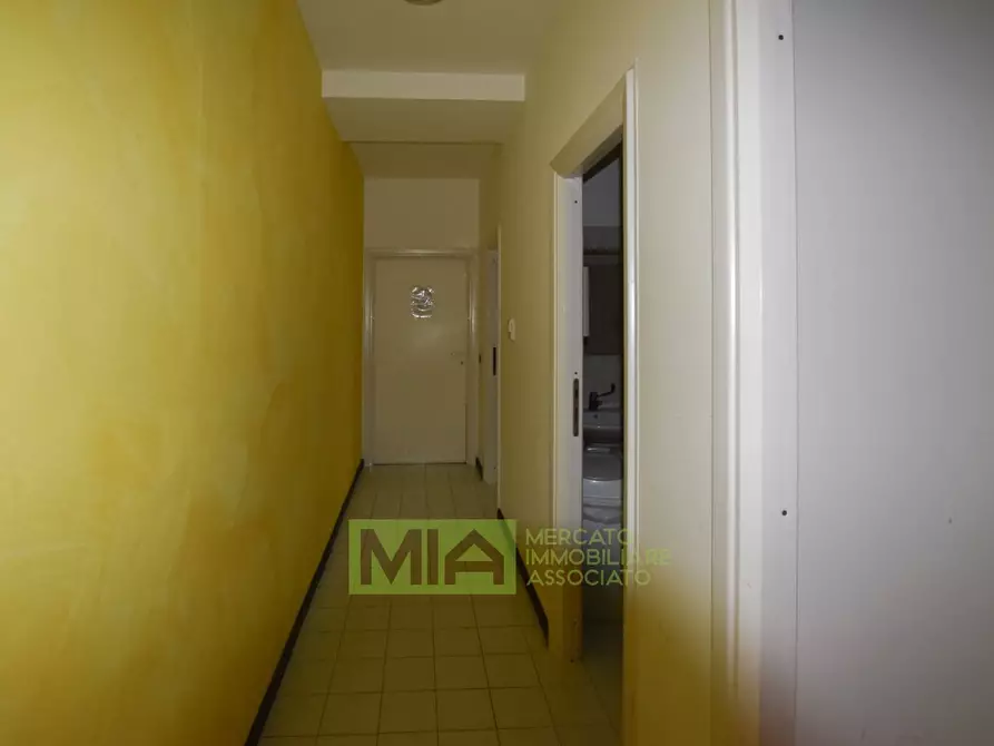 Immagine 17 di Attività commerciale in vendita  in Via Aldo Moro a Comunanza