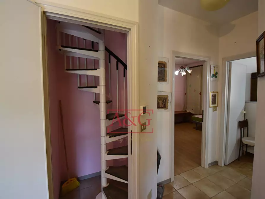 Immagine 8 di Villetta a schiera in vendita  in Via Giacomo Leopardi a Fiastra