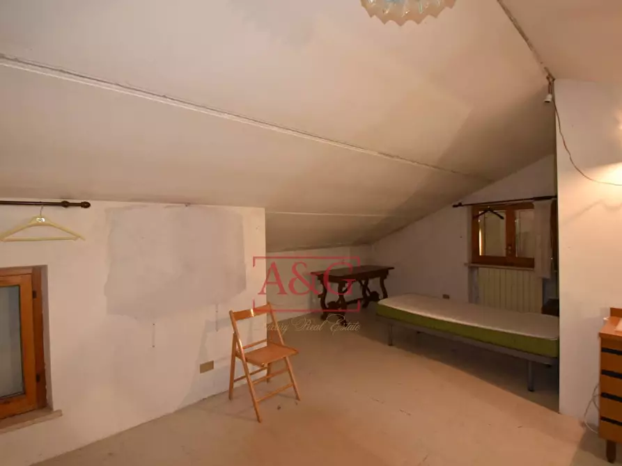 Immagine 11 di Villetta a schiera in vendita  in Via Giacomo Leopardi a Fiastra