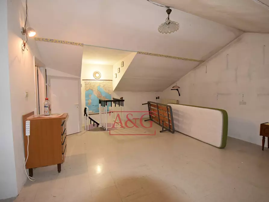 Immagine 12 di Villetta a schiera in vendita  in Via Giacomo Leopardi a Fiastra