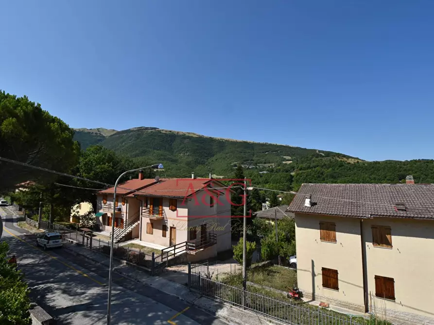 Immagine 15 di Villetta a schiera in vendita  in Via Giacomo Leopardi a Fiastra