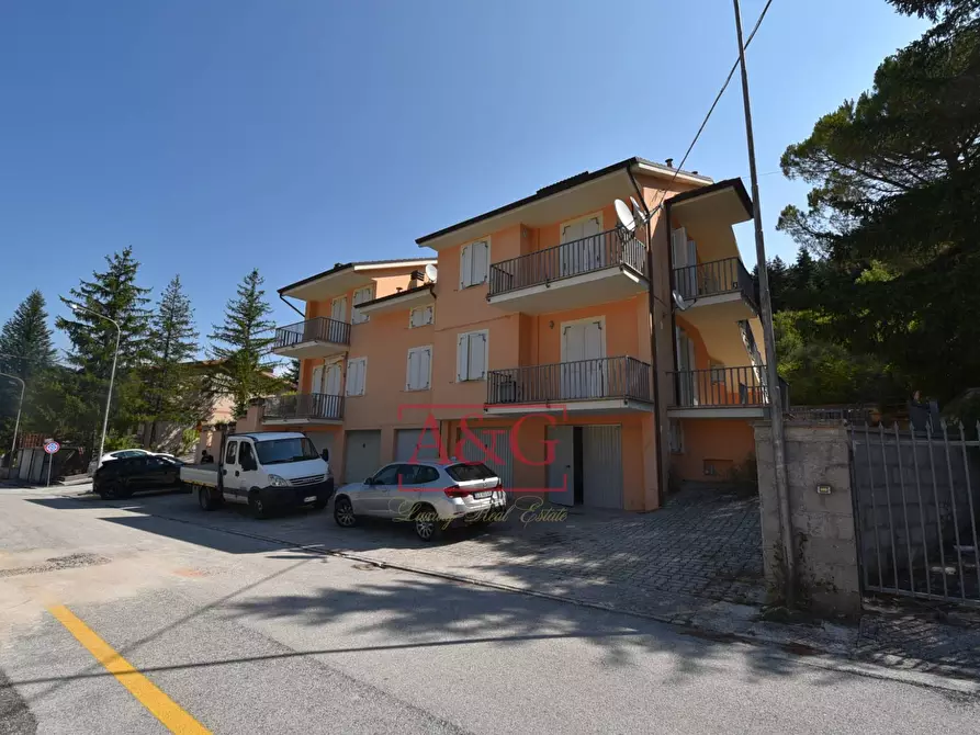 Immagine 18 di Villetta a schiera in vendita  in Via Giacomo Leopardi a Fiastra