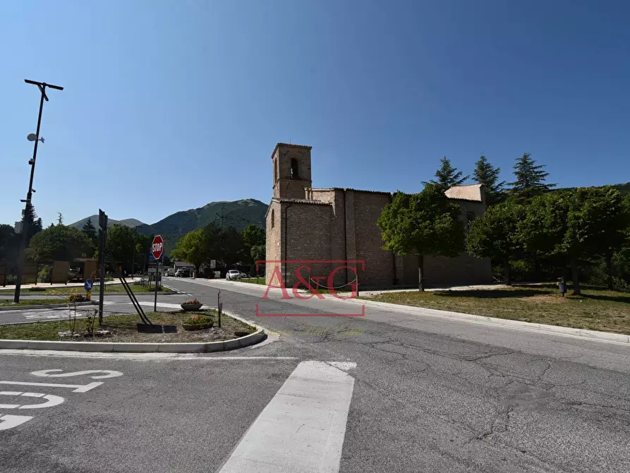 Immagine 19 di Villetta a schiera in vendita  in Via Giacomo Leopardi a Fiastra