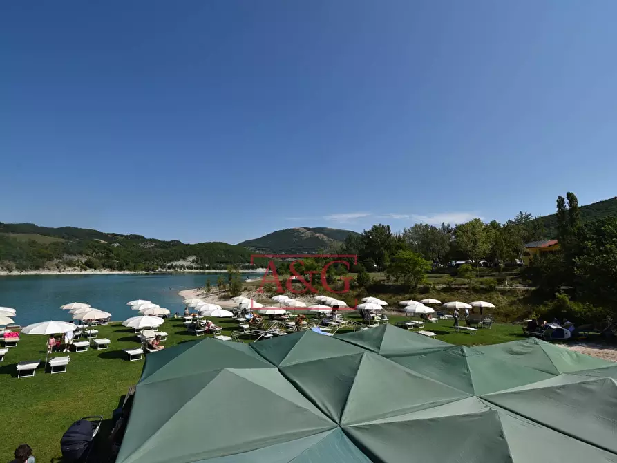 Immagine 28 di Villetta a schiera in vendita  in Via Giacomo Leopardi a Fiastra