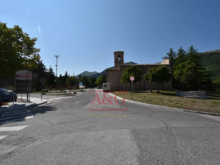 Immagine 30 di Villetta a schiera in vendita  in Via Giacomo Leopardi a Fiastra