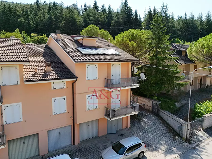 Immagine 31 di Villetta a schiera in vendita  in Via Giacomo Leopardi a Fiastra