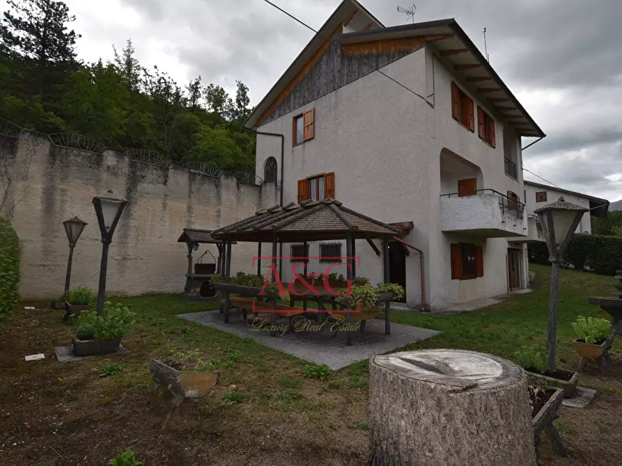 Immagine 5 di Villa in vendita  in Località Montazzolino a Montefortino