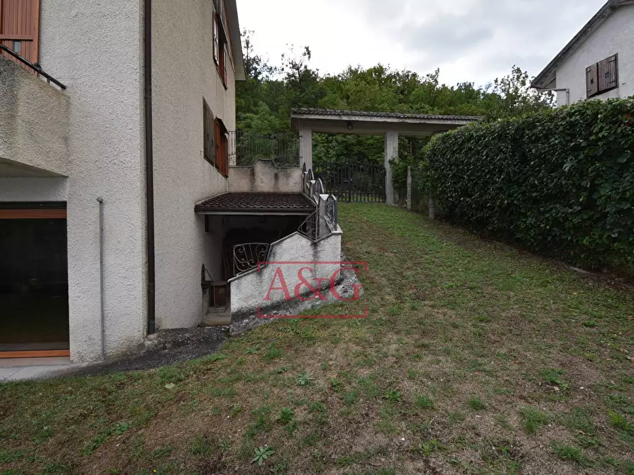 Immagine 9 di Villa in vendita  in Località Montazzolino a Montefortino