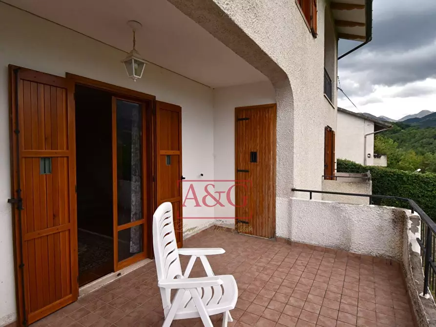 Immagine 30 di Villa in vendita  in Località Montazzolino a Montefortino