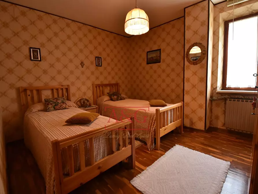 Immagine 43 di Villa in vendita  in Località Montazzolino a Montefortino