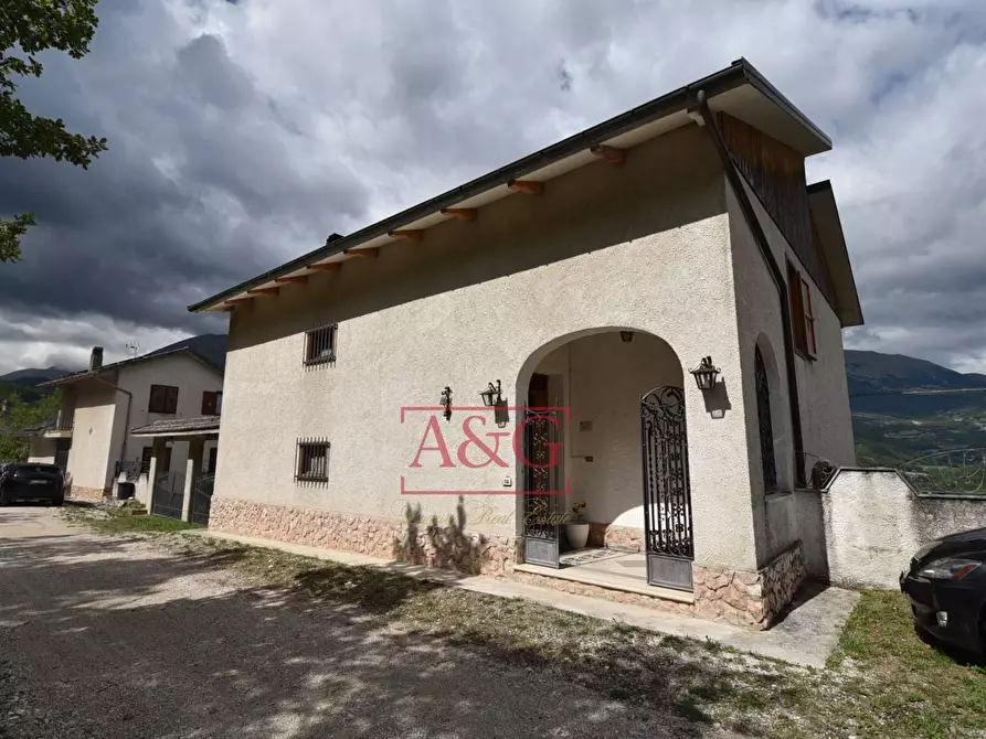 Immagine 47 di Villa in vendita  in Località Montazzolino a Montefortino