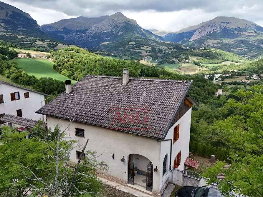 Immagine 52 di Villa in vendita  in Località Montazzolino a Montefortino