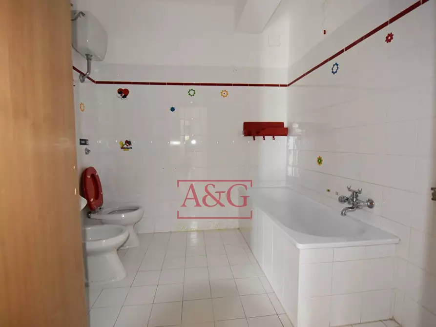 Immagine 18 di Appartamento in vendita  in Viale Stradone 50 a Montemonaco