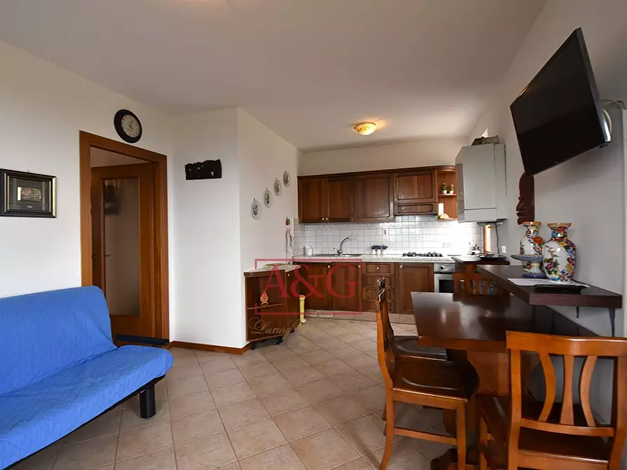 Immagine 5 di Appartamento in vendita  in Via Zona C Due 2 a Montemonaco