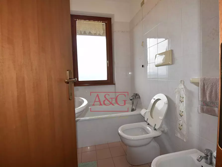 Immagine 11 di Appartamento in vendita  in Via Zona C Due 2 a Montemonaco