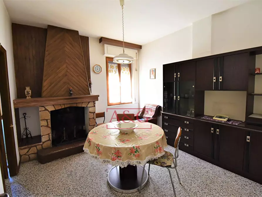 Immagine 18 di Appartamento in vendita  in Loc. Ferrà snc a Montemonaco