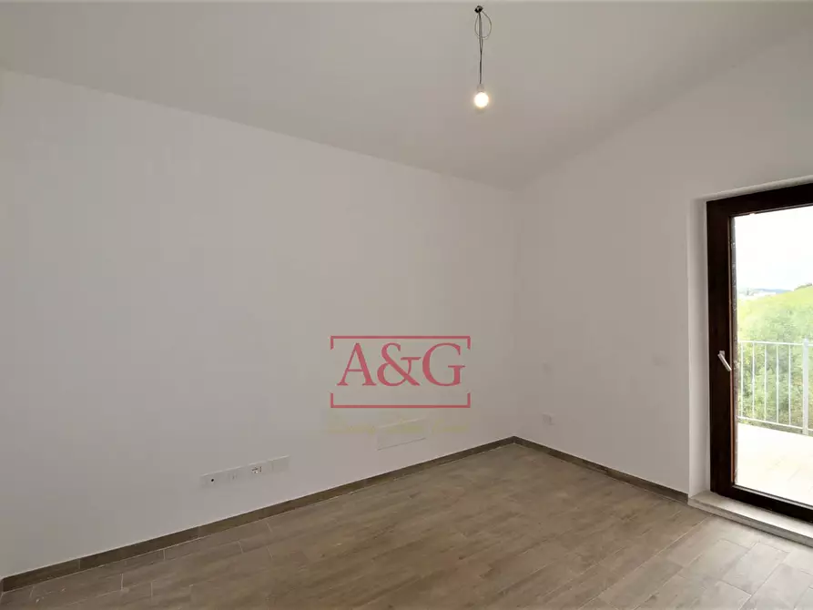 Immagine 10 di Casa indipendente in vendita  in VILLA SALVI a Amandola