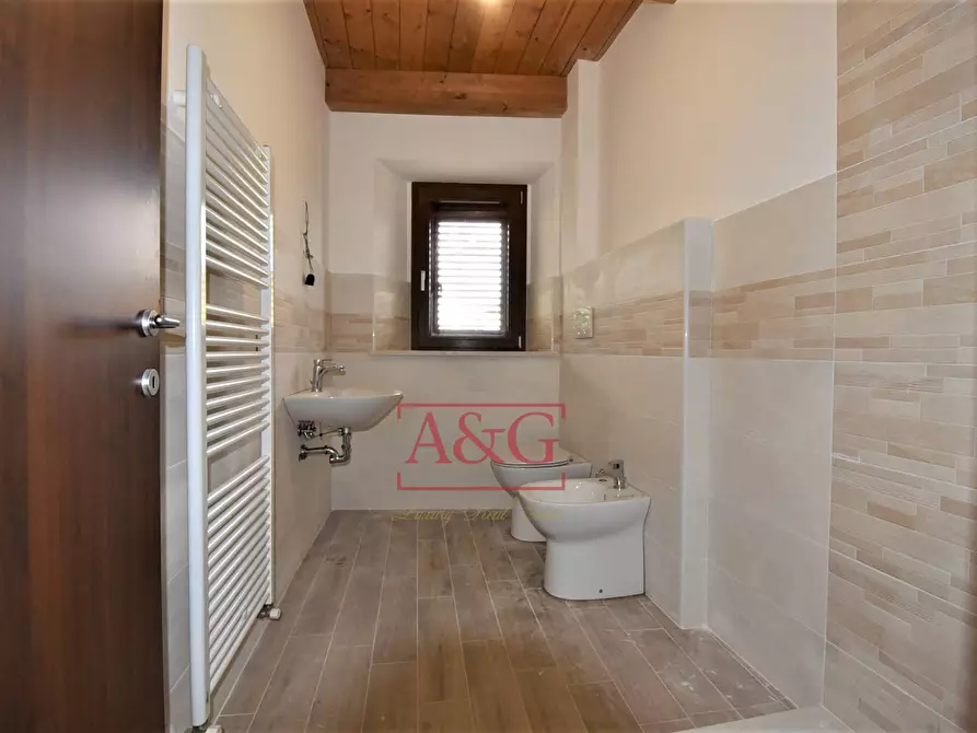 Immagine 12 di Casa indipendente in vendita  in VILLA SALVI a Amandola