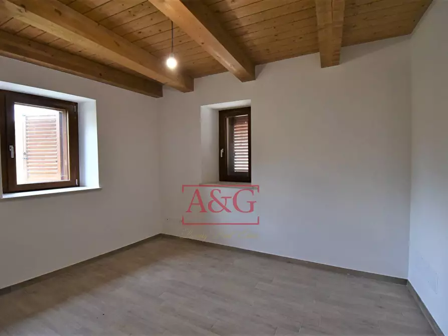 Immagine 14 di Casa indipendente in vendita  in VILLA SALVI a Amandola