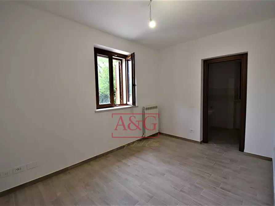 Immagine 21 di Casa indipendente in vendita  in VILLA SALVI a Amandola