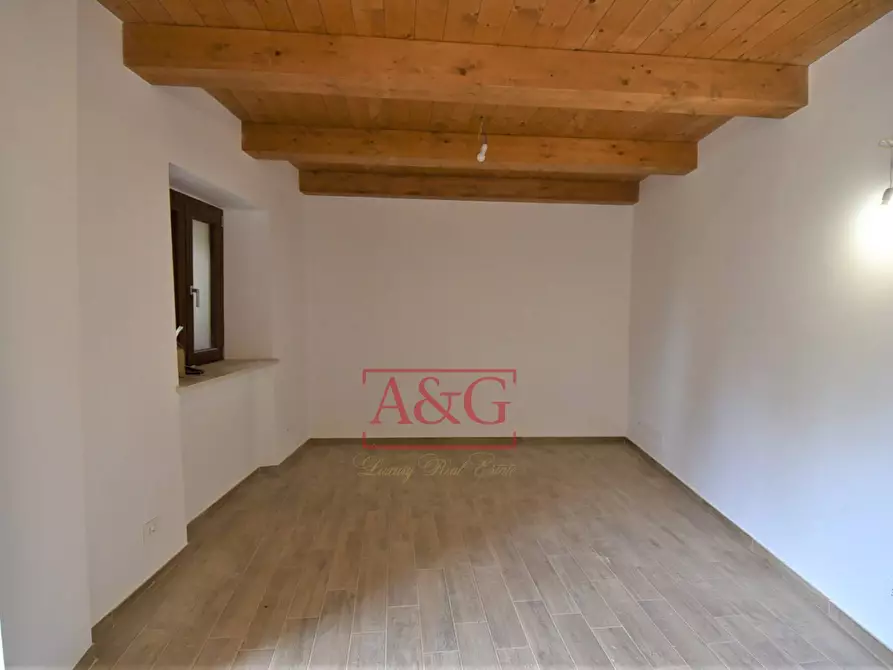 Immagine 25 di Casa indipendente in vendita  in VILLA SALVI a Amandola