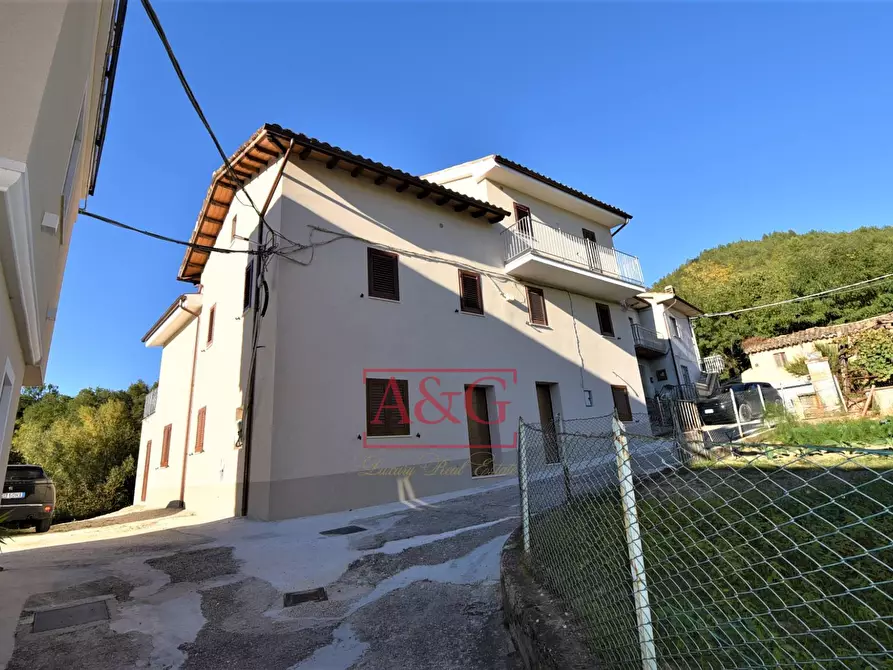 Immagine 3 di Casa indipendente in vendita  in VILLA SALVI a Amandola