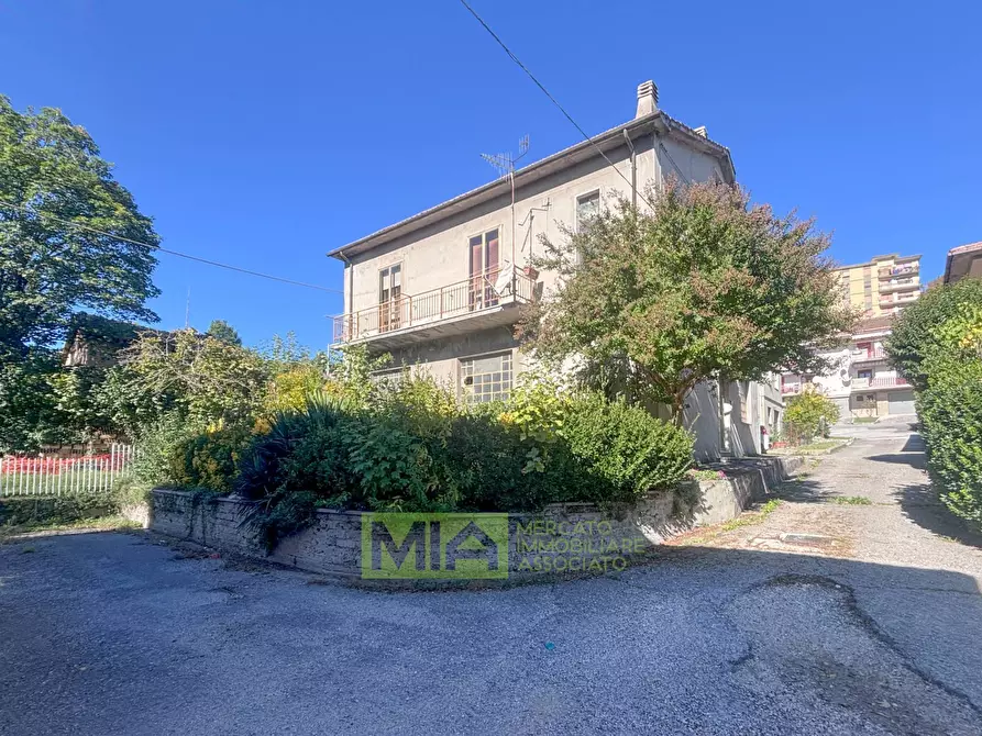 Immagine 3 di Casa indipendente in vendita  in Via Ugo La Malfa 431 a Amandola