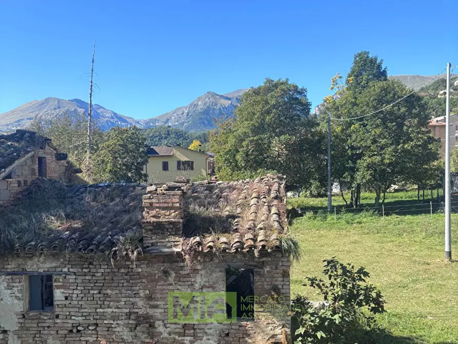 Immagine 30 di Casa indipendente in vendita  in Via Ugo La Malfa 431 a Amandola