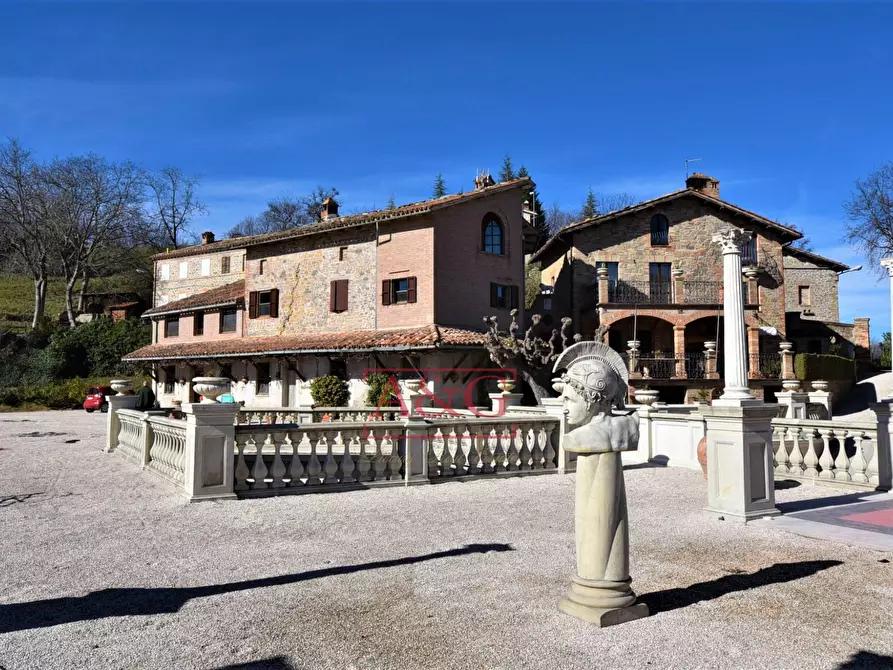 Immagine 2 di Villa in vendita  in contrada Pretattoni snc a Montefortino