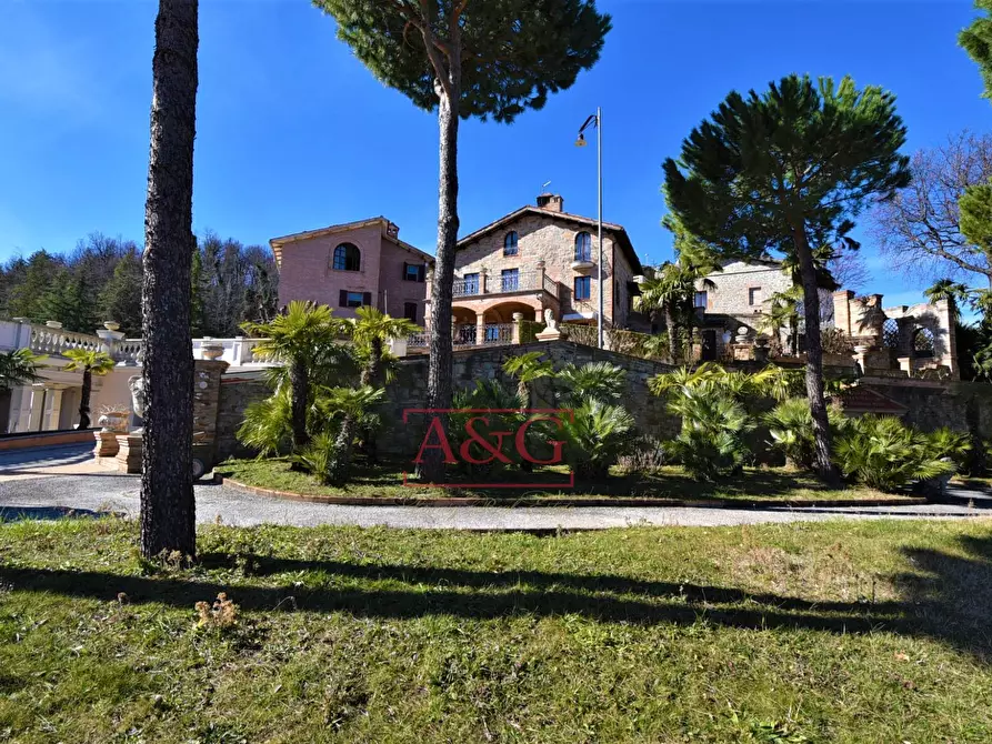 Immagine 12 di Villa in vendita  in contrada Pretattoni snc a Montefortino