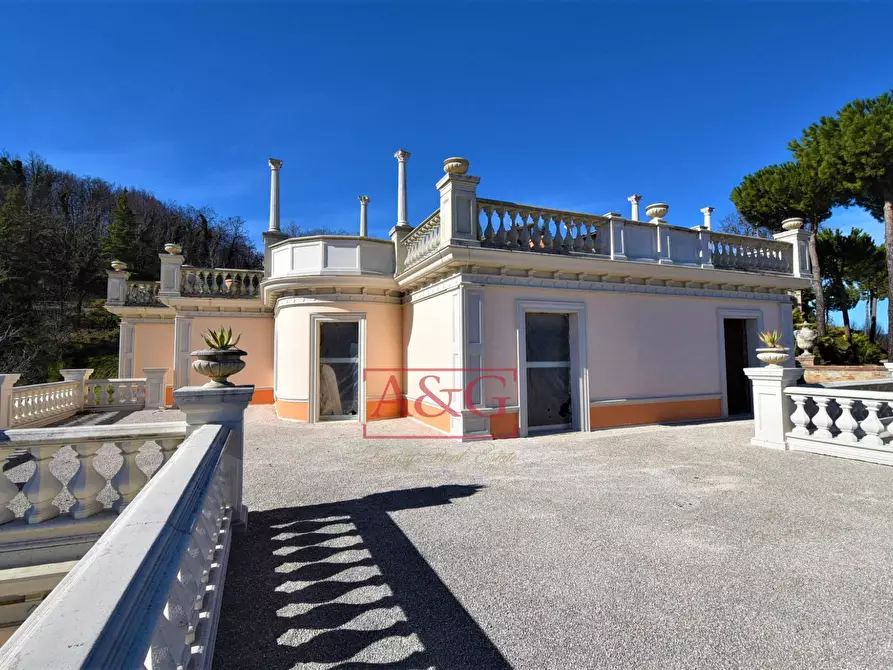 Immagine 18 di Villa in vendita  in contrada Pretattoni snc a Montefortino