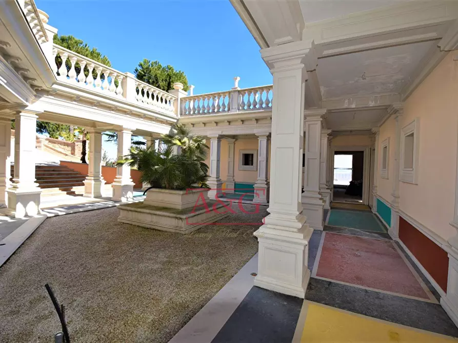 Immagine 20 di Villa in vendita  in contrada Pretattoni snc a Montefortino