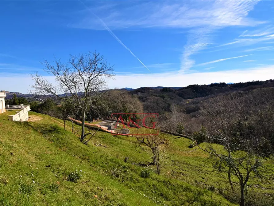 Immagine 24 di Villa in vendita  in contrada Pretattoni snc a Montefortino