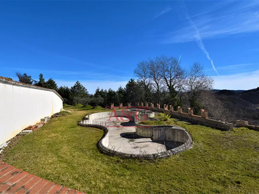 Immagine 28 di Villa in vendita  in contrada Pretattoni snc a Montefortino