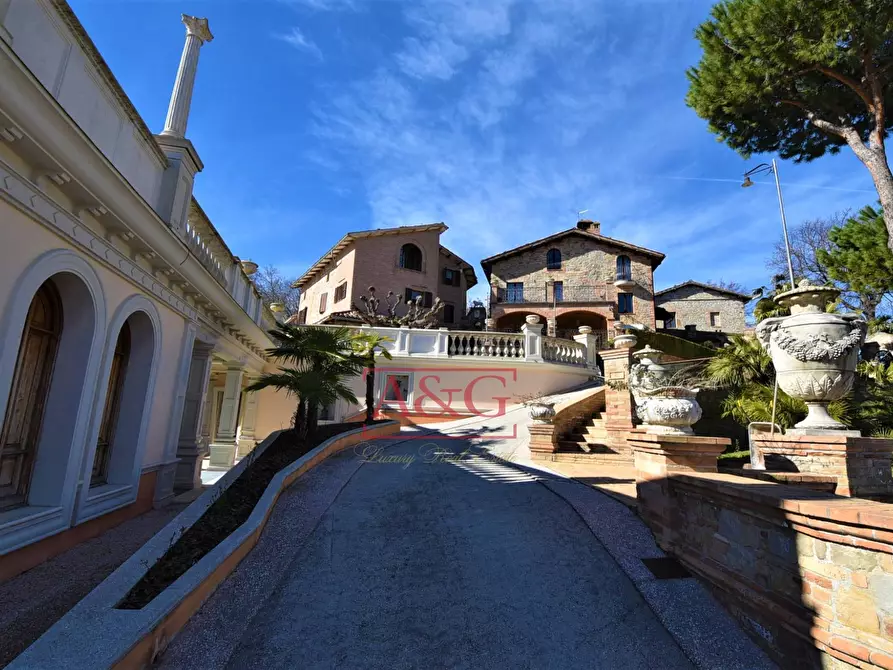 Immagine 34 di Villa in vendita  in contrada Pretattoni snc a Montefortino