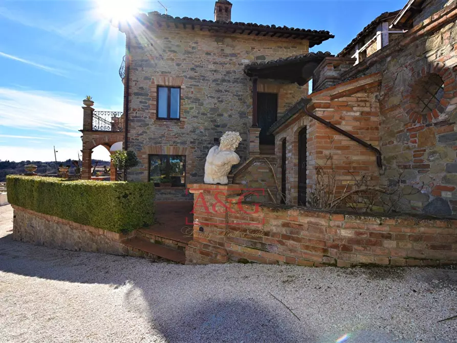 Immagine 35 di Villa in vendita  in contrada Pretattoni snc a Montefortino