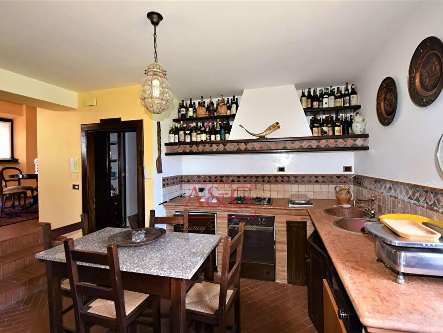 Immagine 45 di Villa in vendita  in contrada Pretattoni snc a Montefortino