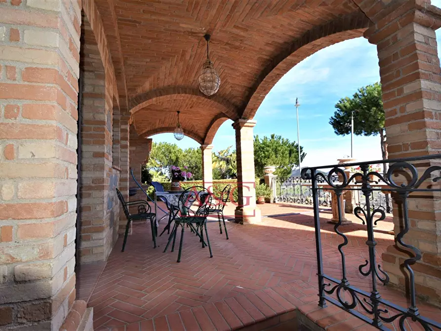 Immagine 48 di Villa in vendita  in contrada Pretattoni snc a Montefortino