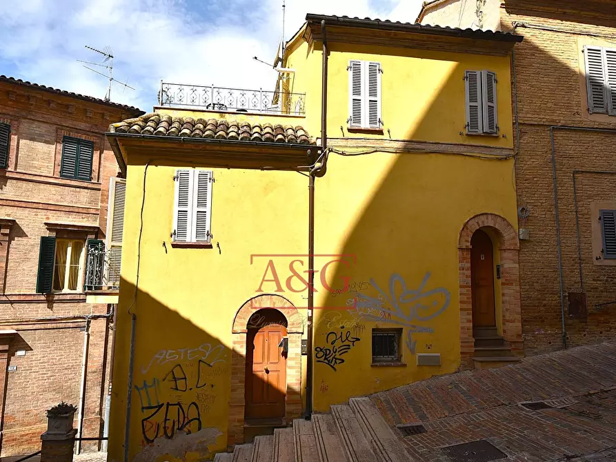 Immagine 2 di Appartamento in vendita  in Piaggia Pompeo e Pietro Paolo Floriani a Macerata