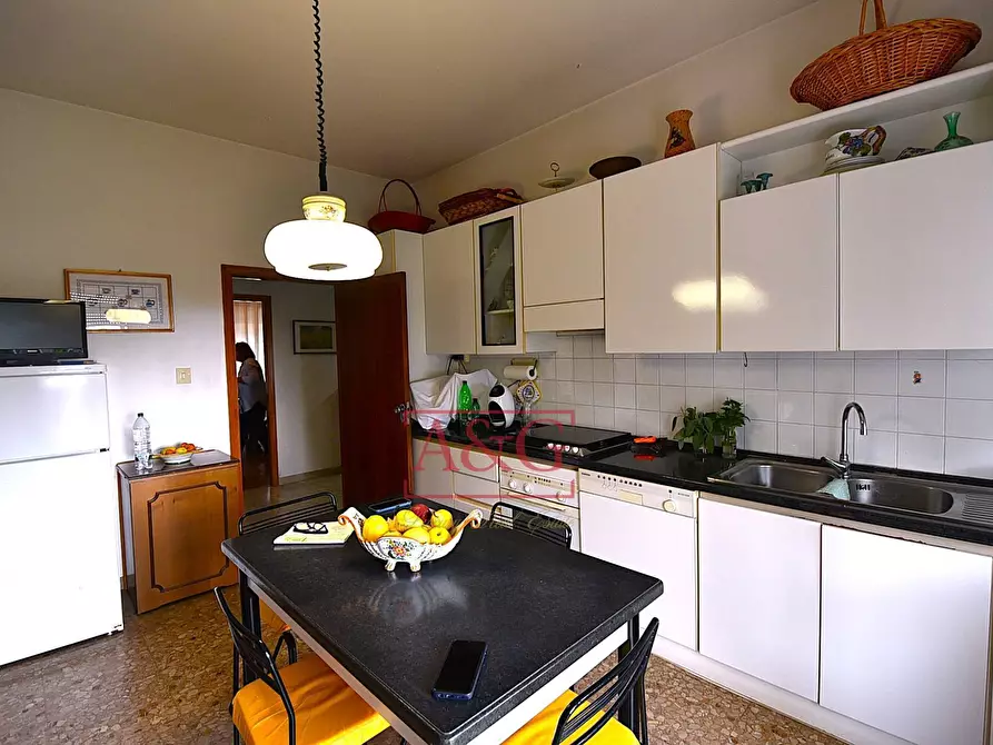 Immagine 13 di Appartamento in vendita  in Via Roma a Montefalcone Appennino