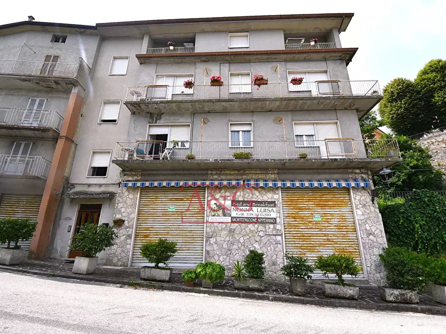 Immagine 8 di Appartamento in vendita  in Via Roma a Montefalcone Appennino