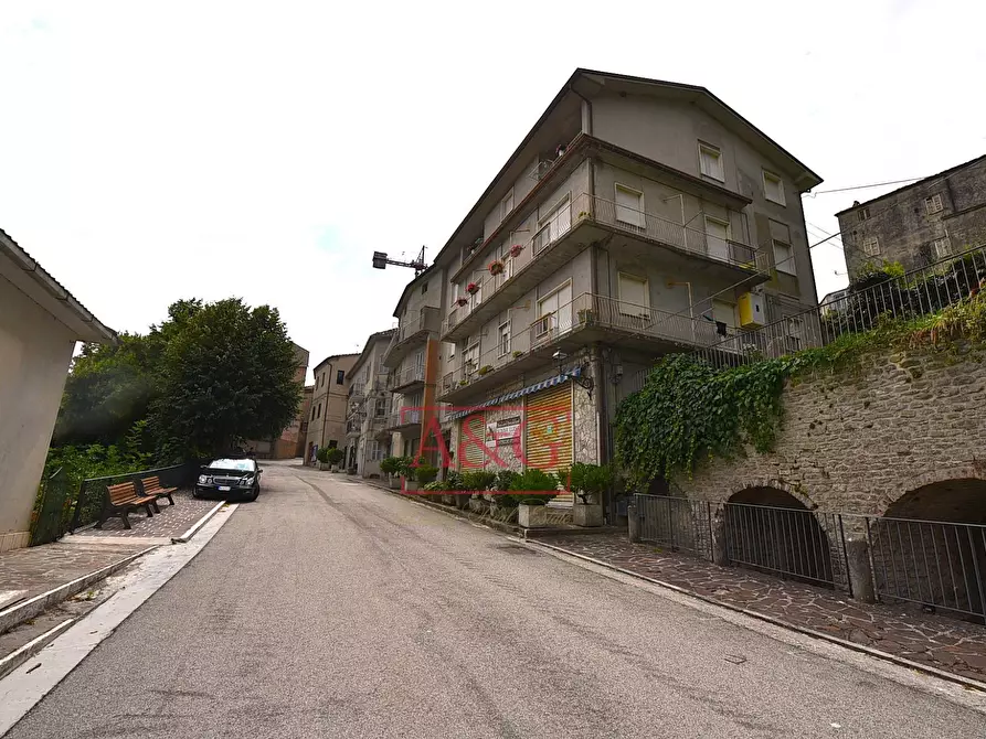 Immagine 7 di Appartamento in vendita  in Via Roma a Montefalcone Appennino