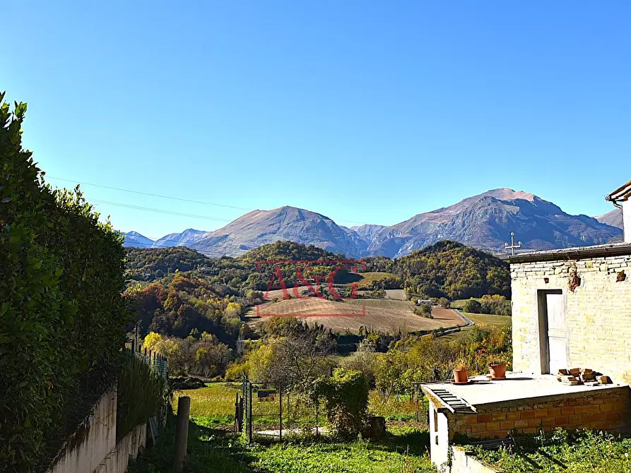 Immagine 27 di Casa indipendente in vendita  in Via Villa Salvi a Amandola