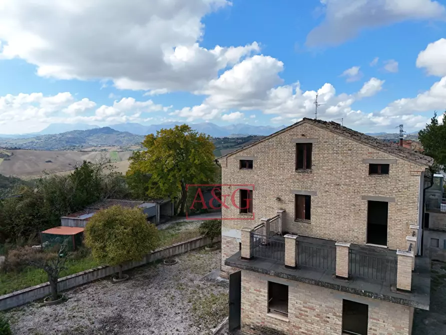 Immagine 1 di Casa indipendente in vendita  in Via Vincenzo Bellini a Falerone