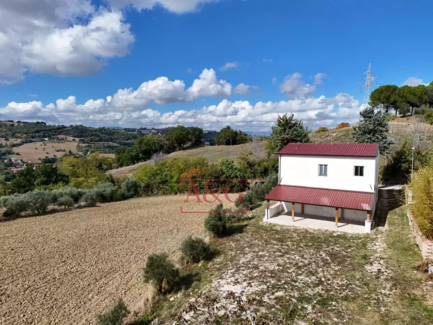 Immagine 2 di Casa indipendente in vendita  in Contrada Fiastra a Ripe San Ginesio